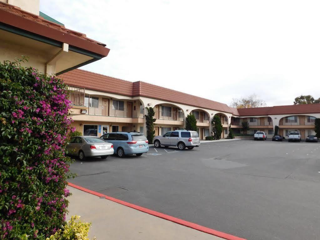 Laurel Inn & Conference Center Salinas Exterior foto